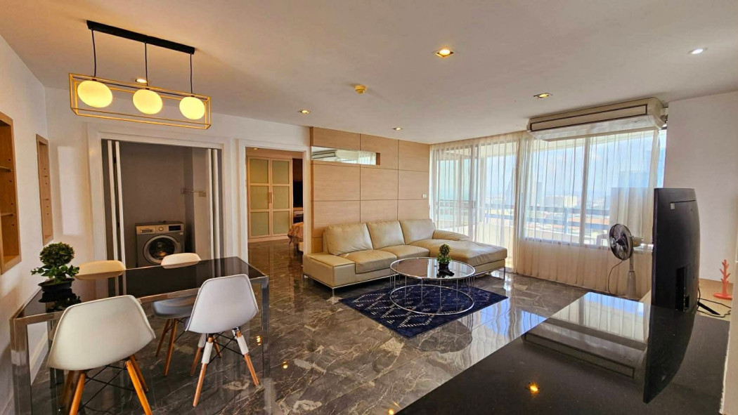 For SaleCondoPattaya, Bangsaen, Chonburi : Condo for sale, Jomtien Plaza Condotel, fully furnished, ready to move in, near Pattaya Beach, 126 sq m.