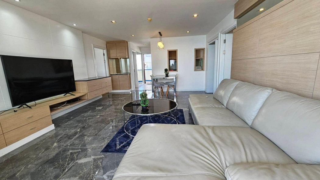 For SaleCondoPattaya, Bangsaen, Chonburi : Condo for sale, Jomtien Plaza Condotel, fully furnished, ready to move in, near Pattaya Beach, 126 sq m.