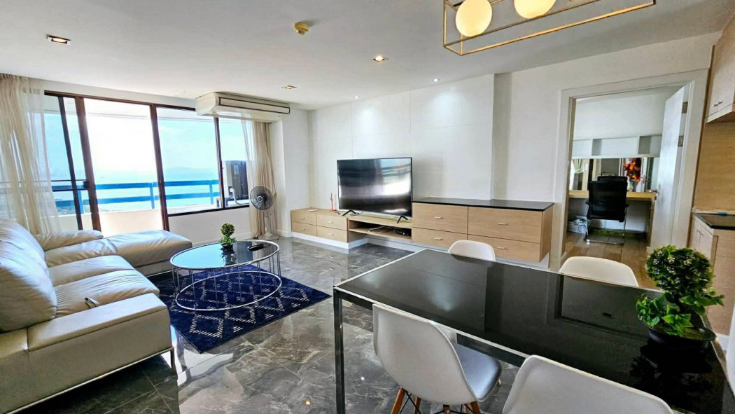 For SaleCondoPattaya, Bangsaen, Chonburi : Condo for sale, Jomtien Plaza Condotel, fully furnished, ready to move in, near Pattaya Beach, 126 sq m.