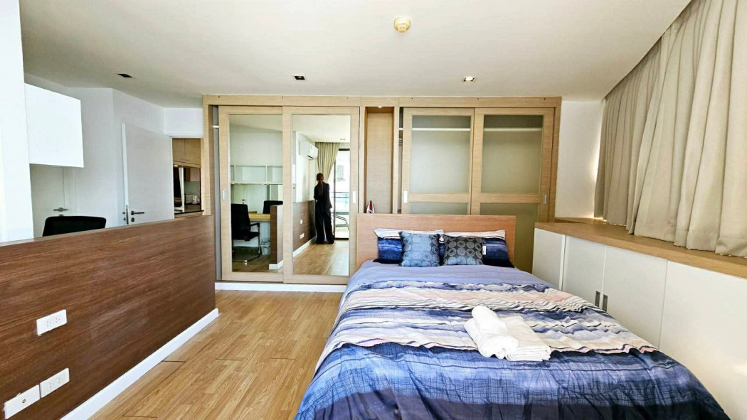 For SaleCondoPattaya, Bangsaen, Chonburi : Condo for sale, Jomtien Plaza Condotel, fully furnished, ready to move in, near Pattaya Beach, 126 sq m.