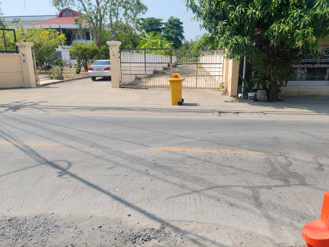 ขายที่ดินบางแค เพชรเกษม : ขายที่ดินถมแล้ว ซอยอินทาปัจ 13 ใกล้เพชรเกษม 63 ทางเข้าเป็นถนนคอนกรีต  เหมาะสร้างบ้าน ขนาด 1 ไร่ 41 วา