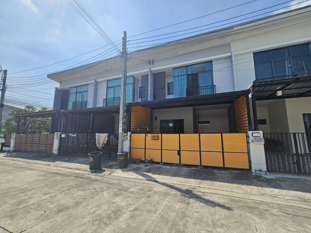 For SaleTownhomeBang kae, Phetkasem : Two-story townhome for sale, lowest price in the project, Pruksa Ville 85, Khlong Thawi Watthana. Unfurnished house, 18 sq.wa.