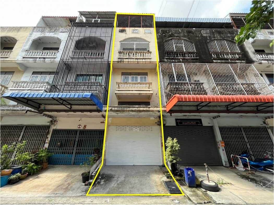 Shop HouseMin Buri, Romklao : Commercial building for sale, Soi Ramkhamhaeng 90, 220 sq m, 21 sq wa, near The Paseo Town.