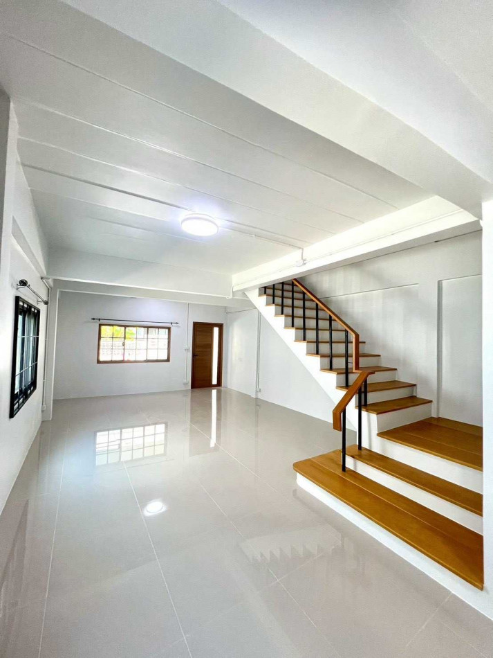 ขายบ้านสุพรรณบุรี : ขาย บ้านเดี่ยว รีโนเวทใหม่ พร้อมอยู่ 120 ตรม 20 ตรว ใกล้ วัดป่าเลไลยก์วรวิหาร.