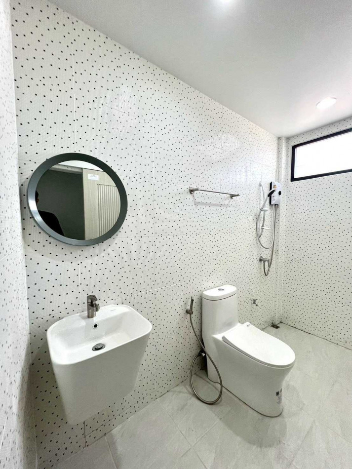 ขายบ้านสุพรรณบุรี : ขาย บ้านเดี่ยว รีโนเวทใหม่ พร้อมอยู่ 120 ตรม 20 ตรว ใกล้ วัดป่าเลไลยก์วรวิหาร.