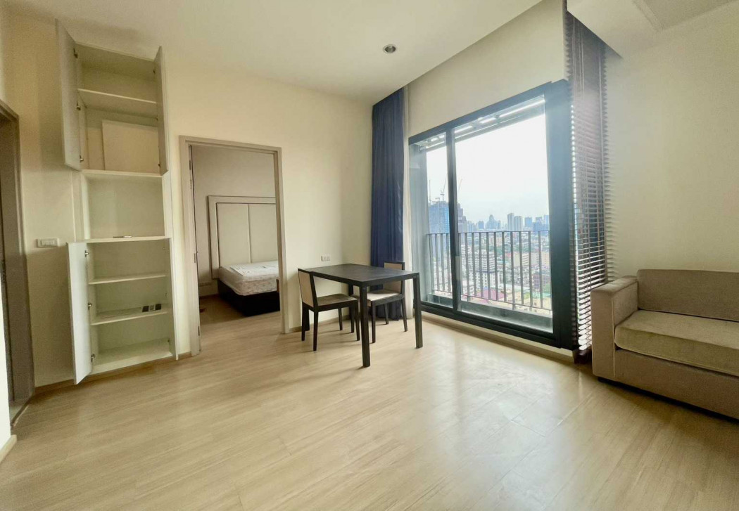 For SaleCondoRama9, Petchburi, RCA : Condo for sale: The Capital Ekamai-Thonglor, 45 sq m, near Rama 9 expressway entrance/exit.