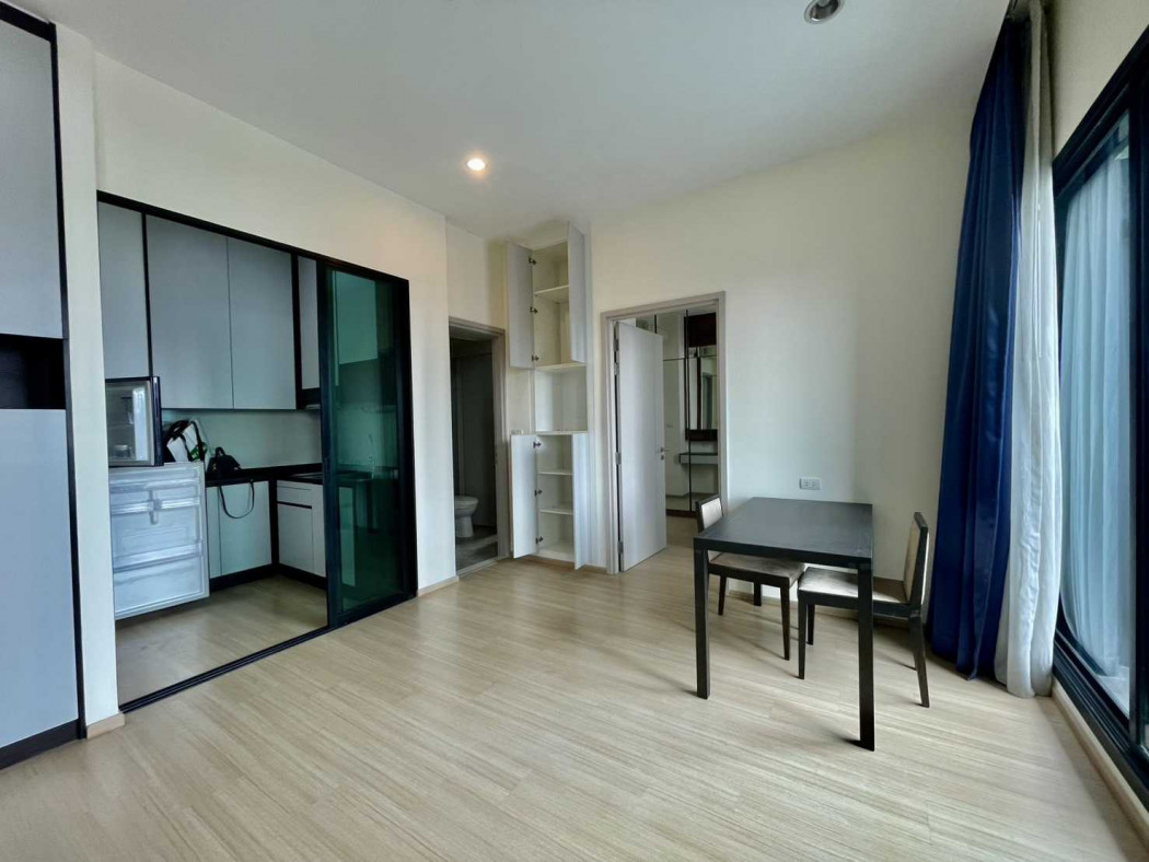 For SaleCondoRama9, Petchburi, RCA : Condo for sale: The Capital Ekamai-Thonglor, 45 sq m, near Rama 9 expressway entrance/exit.