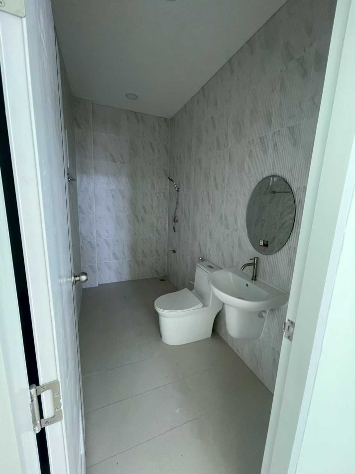 For SaleFactoryPhutthamonthon, Salaya : Factory for sale, purple zone (industrial area), 845 sq m, 1 rai, near Big C Omyai.