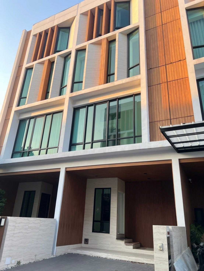 ให้เช่าทาวน์โฮมสะพานควาย จตุจักร : ให้เช่า ทาวน์โฮม ดิ ออเธอร์ รัชดา 32 227 ตรม 20 ตรว ใกล้ MRT ลาดพร้าว.