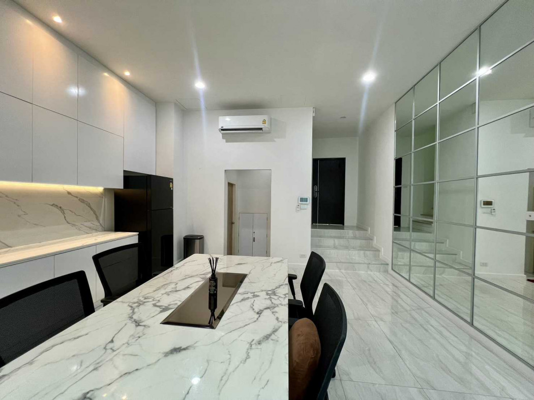 ให้เช่าทาวน์โฮมสะพานควาย จตุจักร : ให้เช่า ทาวน์โฮม ดิ ออเธอร์ รัชดา 32 227 ตรม 20 ตรว ใกล้ MRT ลาดพร้าว.