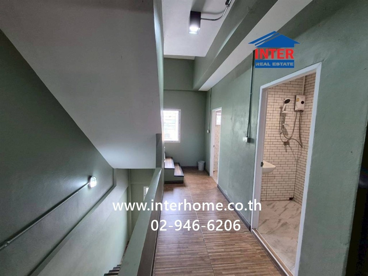 ขายอาคารพาณิชย์นวมินทร์ รามอินทรา : อาคารพาณิชย์ 4.5 ชั้น 18 ตร.ว. อาคารพาณิชย์ ใกล้โรงพยาบาลสินแพทย์ รามอินทรา ซอยรามอินทรา52/1 ถนนรามอินทรา ถนนนวมินทร์ เขตบึงกุ่ม กรุงเทพมหานคร