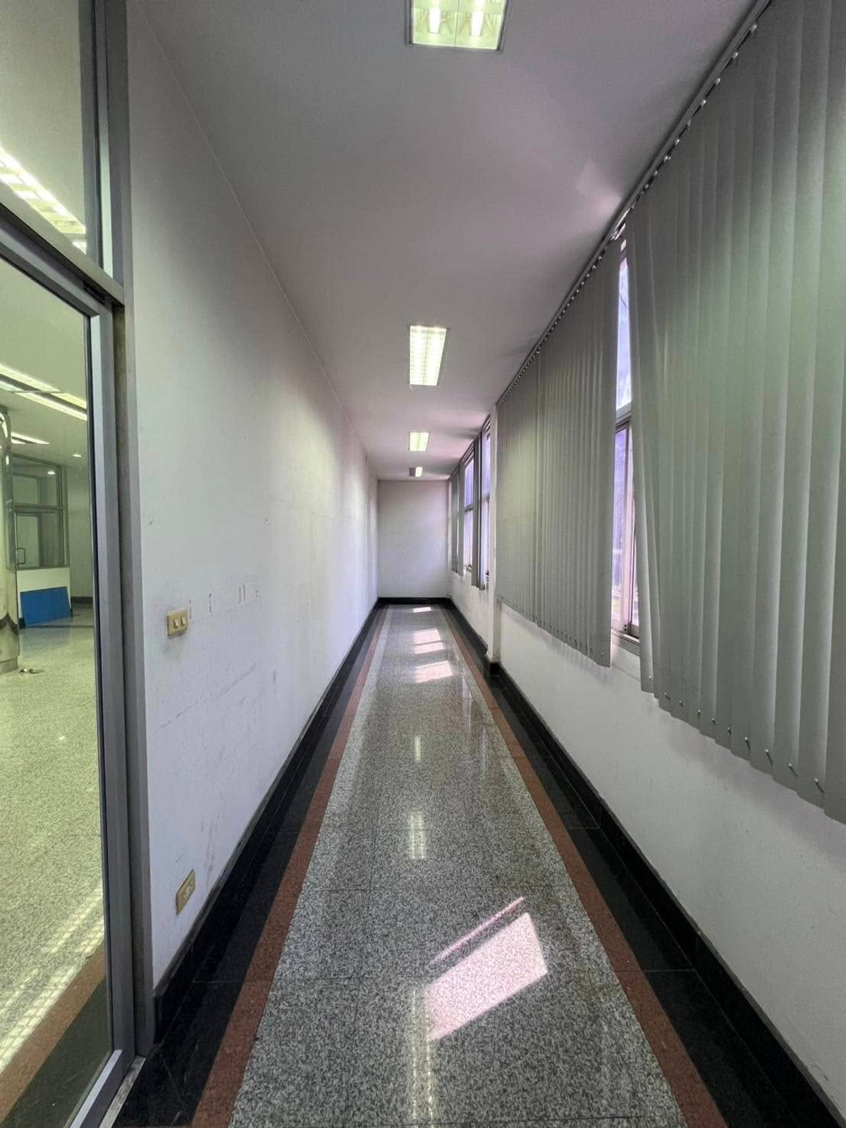 For RentOfficeMahachai Samut Sakhon : P0639/Office for rent 120 sq m. Mahachai, ready to use, support business immediately.