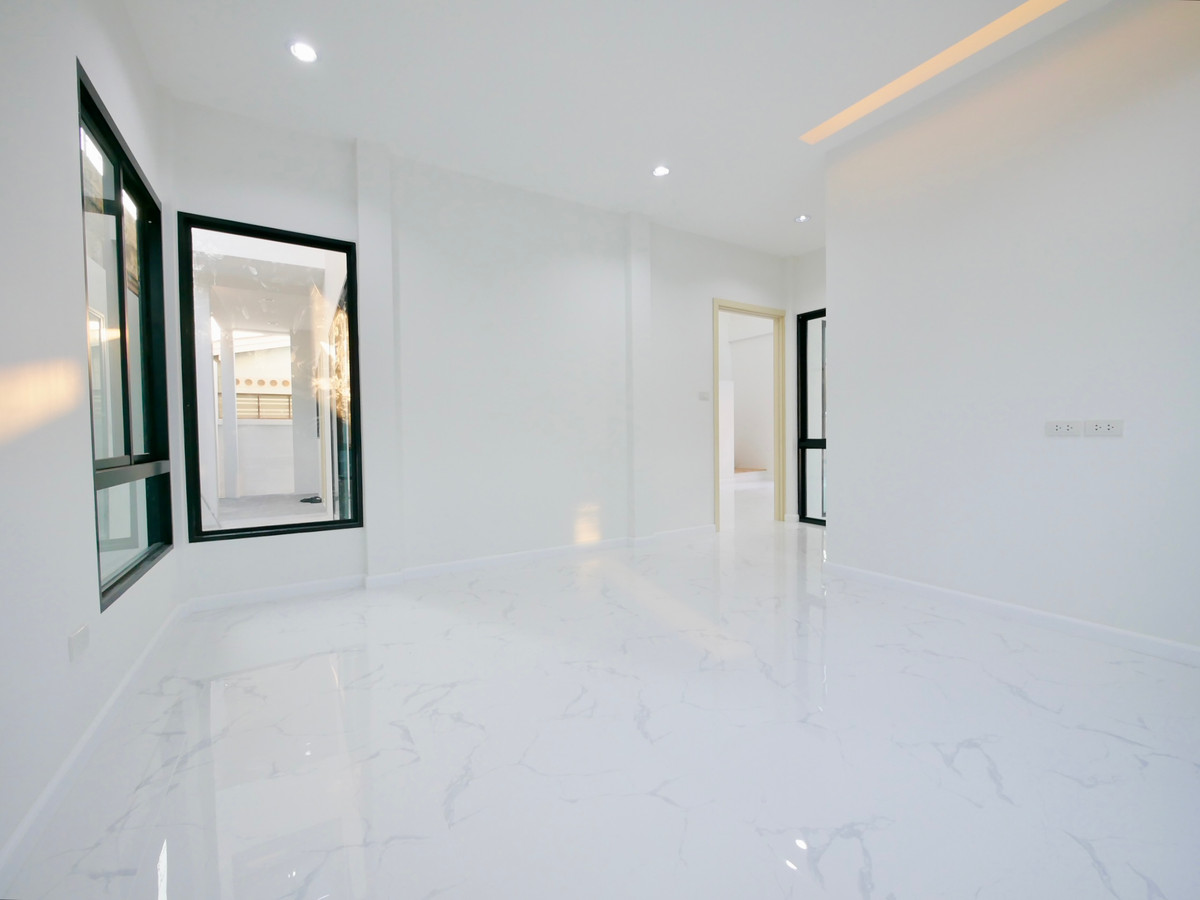 ขายบ้านเกษตร นวมินทร์ ลาดปลาเค้า : ขายบ้านเดี่ยว 2 ชั้น ซอยนวมินทร์ 113 ขนาด 41 ตร.ว. 3 นอน 3 น้ำ ตกแต่งใหม่ทั้งหลัง