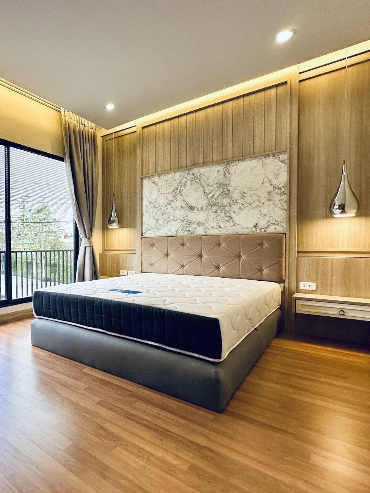 For RentTownhomeChaengwatana, Muangthong : Townhome for rent, The Connect 41 Chaengwattana - Tiwanon, near Impact Muang Thong Thani, only 5 minutes.