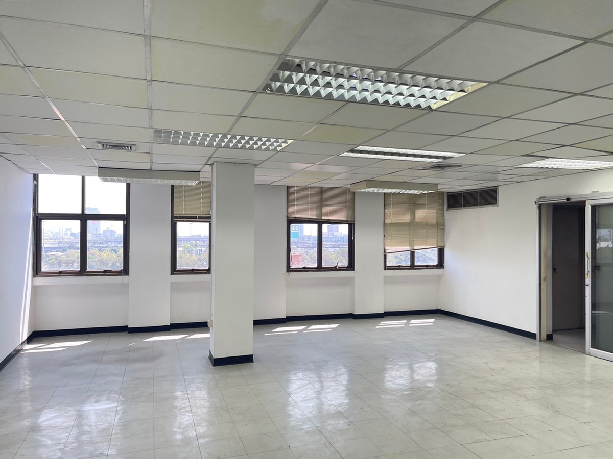 For RentShop HouseRama9, Petchburi, RCA : For rent, 6-story office building in the heart of the city, Rama 9, suitable for an office / warehouse / clinic.