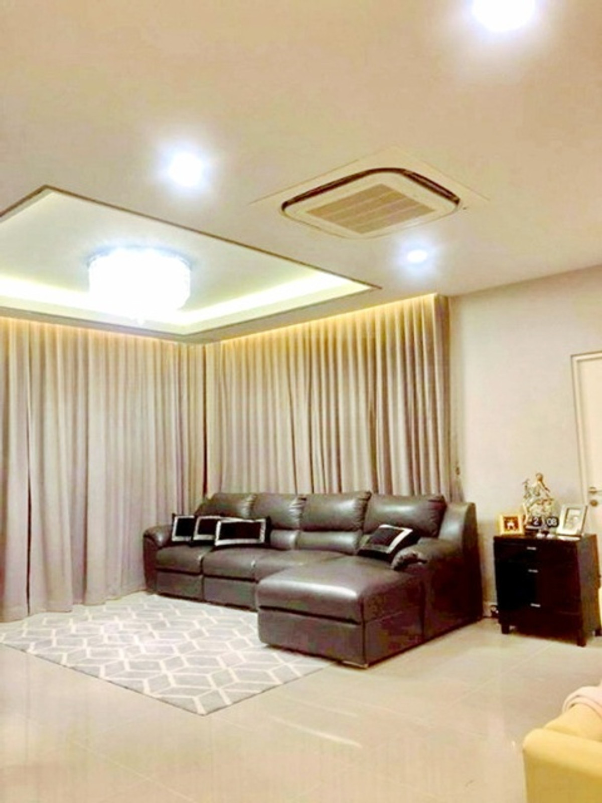 For RentHouseNawamin, Ramindra : near OrNgern Market 1km. 72 sq.wa.Big C Food Place Sukhaphiban5 500m. Two story detached house 4bed