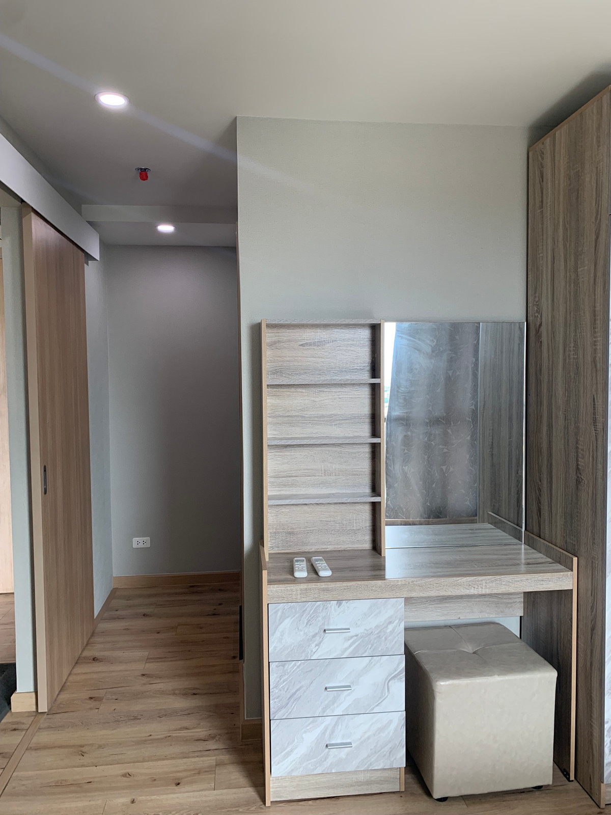 ให้เช่าคอนโดปิ่นเกล้า จรัญสนิทวงศ์ : !! ห้องสวย ให้เช่าคอนโด Brix Condominium ใกล้ MRT สิรินธร