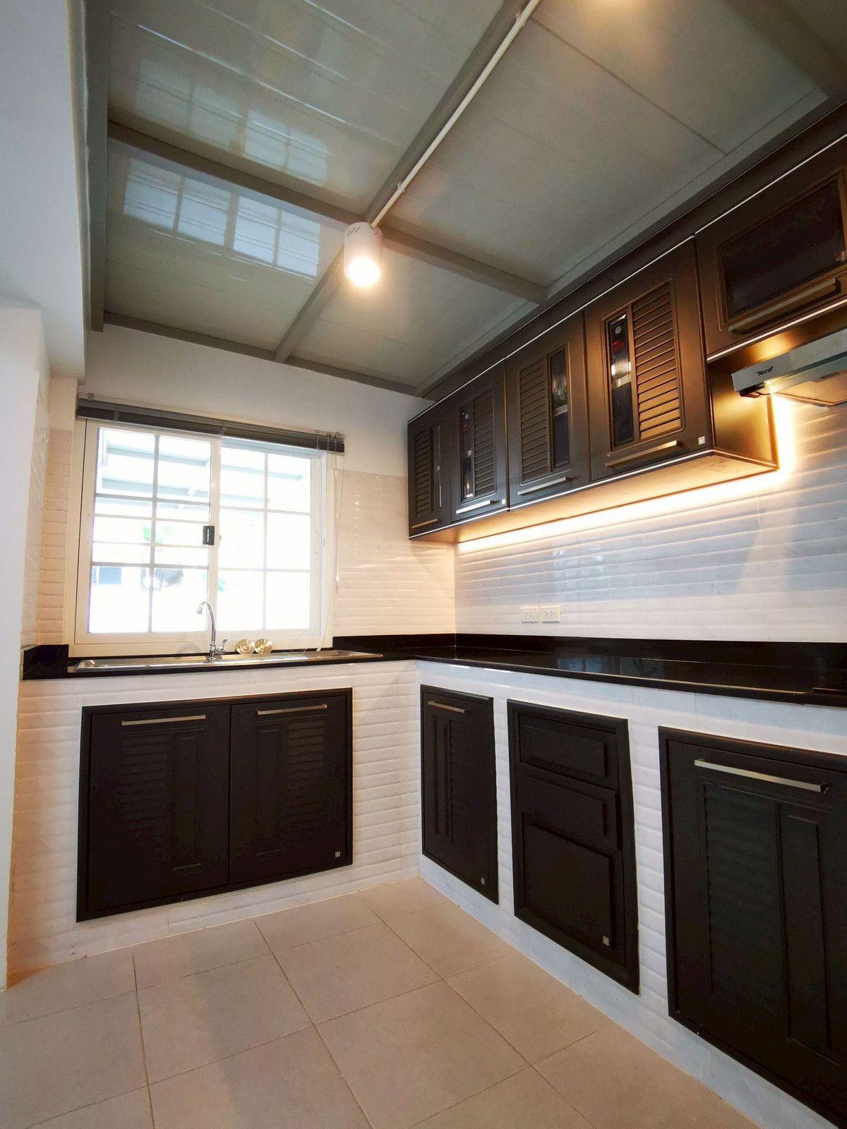 For RentHouseChokchai 4, Ladprao 71, Ladprao 48, : 2-story house, good location, beautifully decorated, for rent in Lat Phrao-Chokchai 4 area, near BTS Phawana, only 1.3 km.