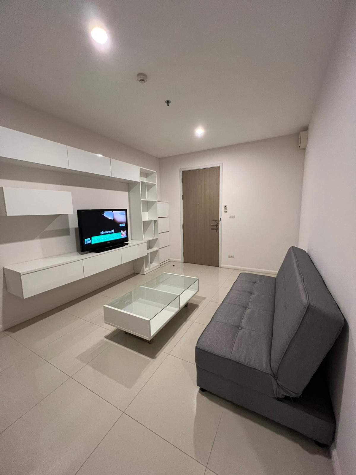 For SaleCondoSriracha Laem Chabang Ban Bueng : Sea Hill Condo for sale, Sriracha (Sea Hill Condo), best price in the project, room in very good condition, ready to move in, 1 bedroom type, size 43 square meters, 8th floor, mountain view, fresh nature.