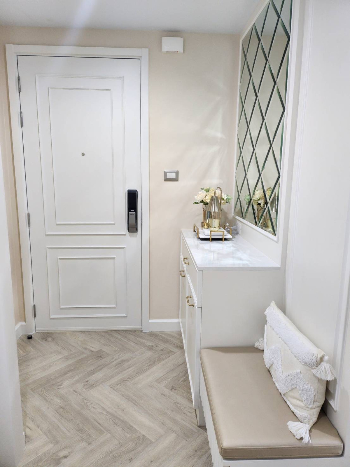 For SaleCondoRama3 (Riverside),Satupadit : Condo for sale Supalai Riva Grande Rama 3, high floor, beautiful view, 2 bedrooms, 75 sq m., ready to move in, 28th floor, fully furnished, good location.