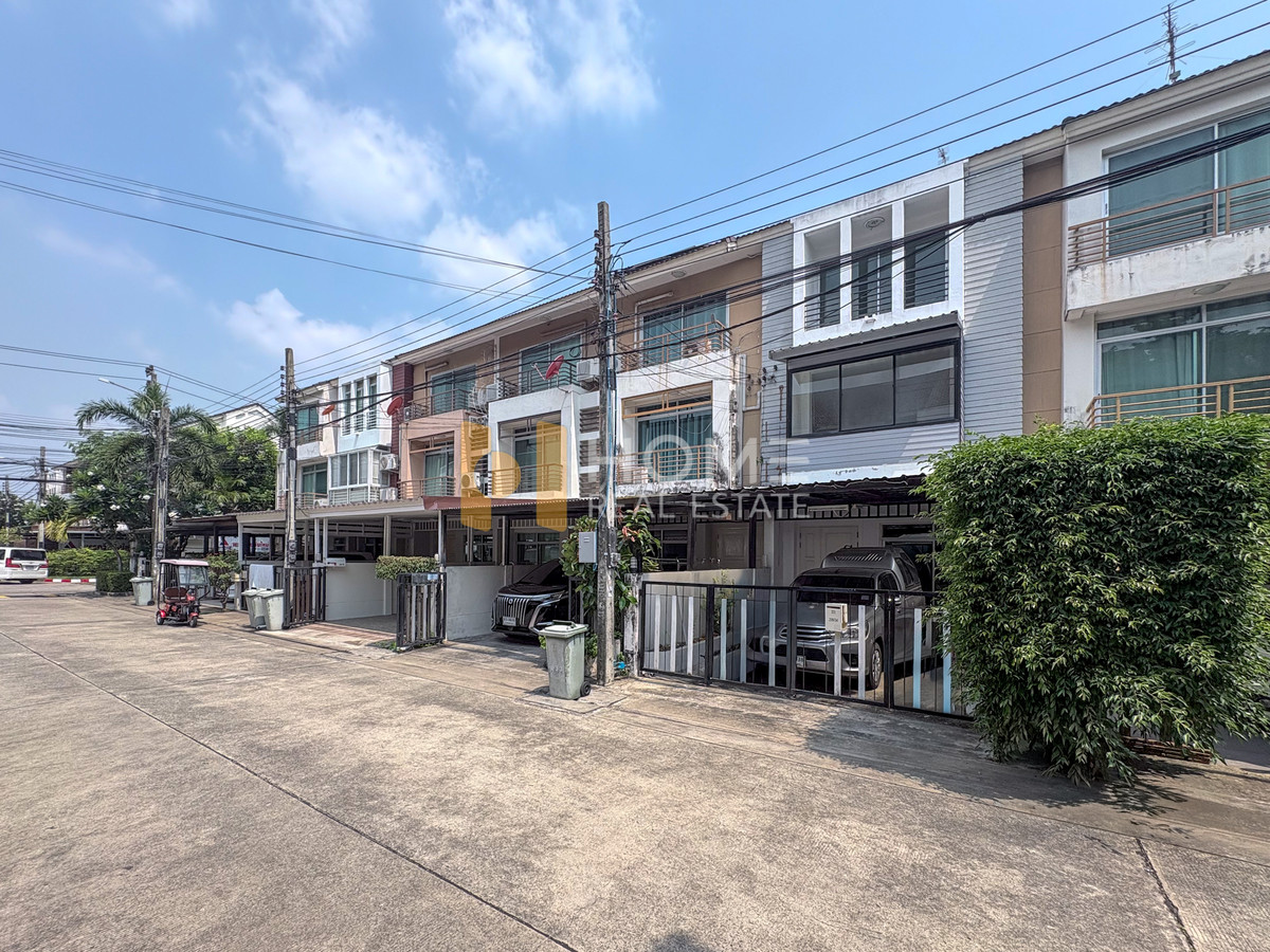ขายทาวน์โฮมวิภาวดี ดอนเมือง หลักสี่ : Vista Park Vibhavadi / 3 Bedrooms (FOR SALE), วิสต้า พาร์ค วิภาวดี / 3 ห้องนอน (ขาย) TPM372