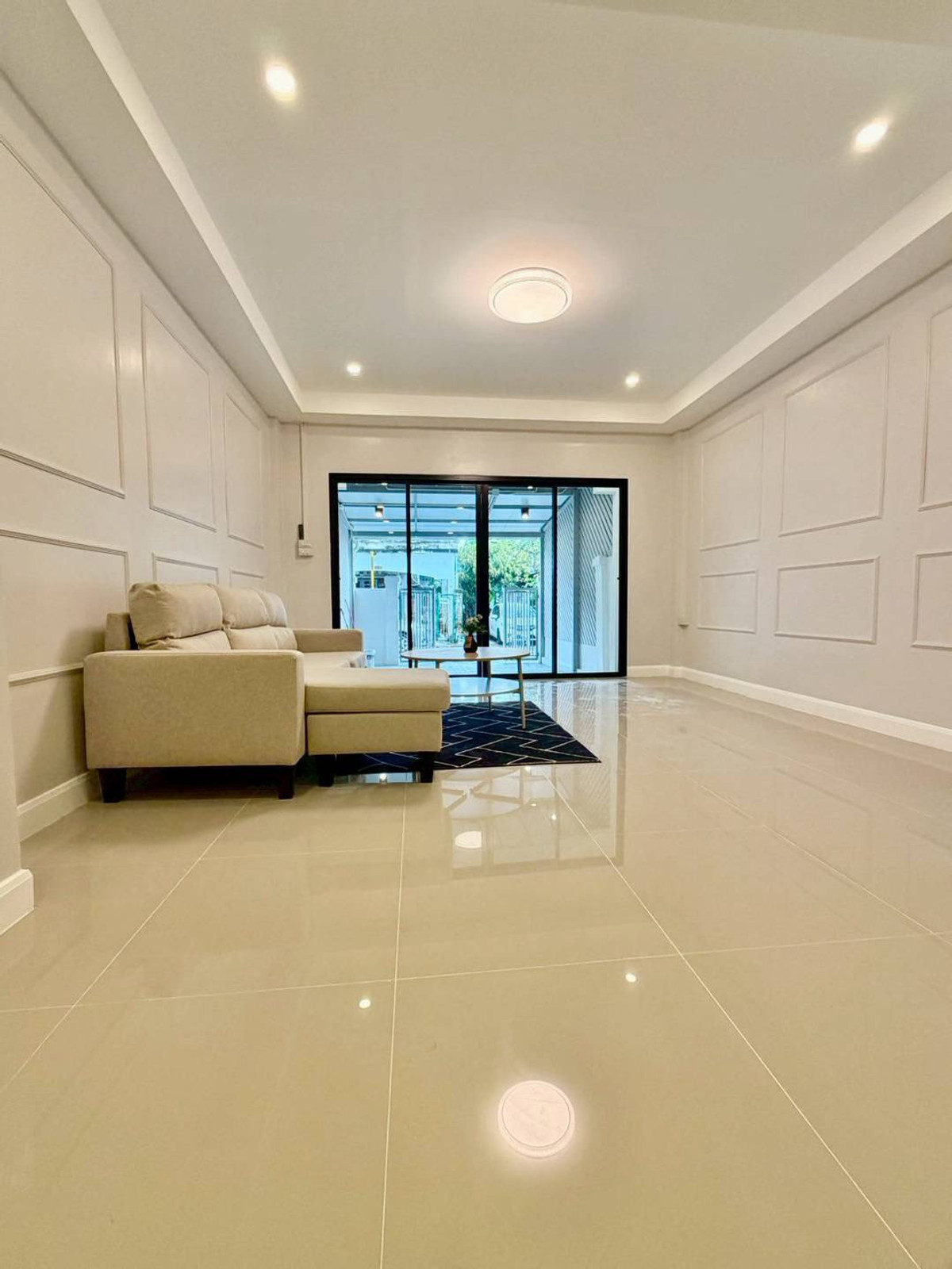 ขายทาวน์โฮมนนทบุรี บางใหญ่ บางบัวทอง : ขายทาวน์เฮาส์ลภาวัล 3 บางใหญ่ 17.5 ตร.ว. ใกล้ MRT สายสีม่วง มีเทอเรสแต่งใหม่ ฟรีโอน