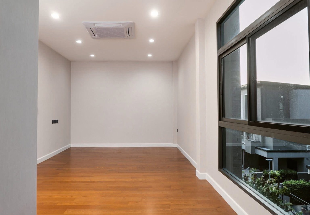 For SaleHouseOnnut, Udomsuk : The Gentry Sukhumvit 101 Pet-Friendly House Near BTS For Sale 32 MB Please call: 082-894-4624