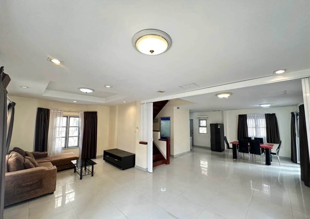 For RentHouseChaengwatana, Muangthong : 2-story detached house for rent, Chuan Chuen Khae Rai project, Nonthaburi Bypass Road 15, house in good condition, pets allowed.