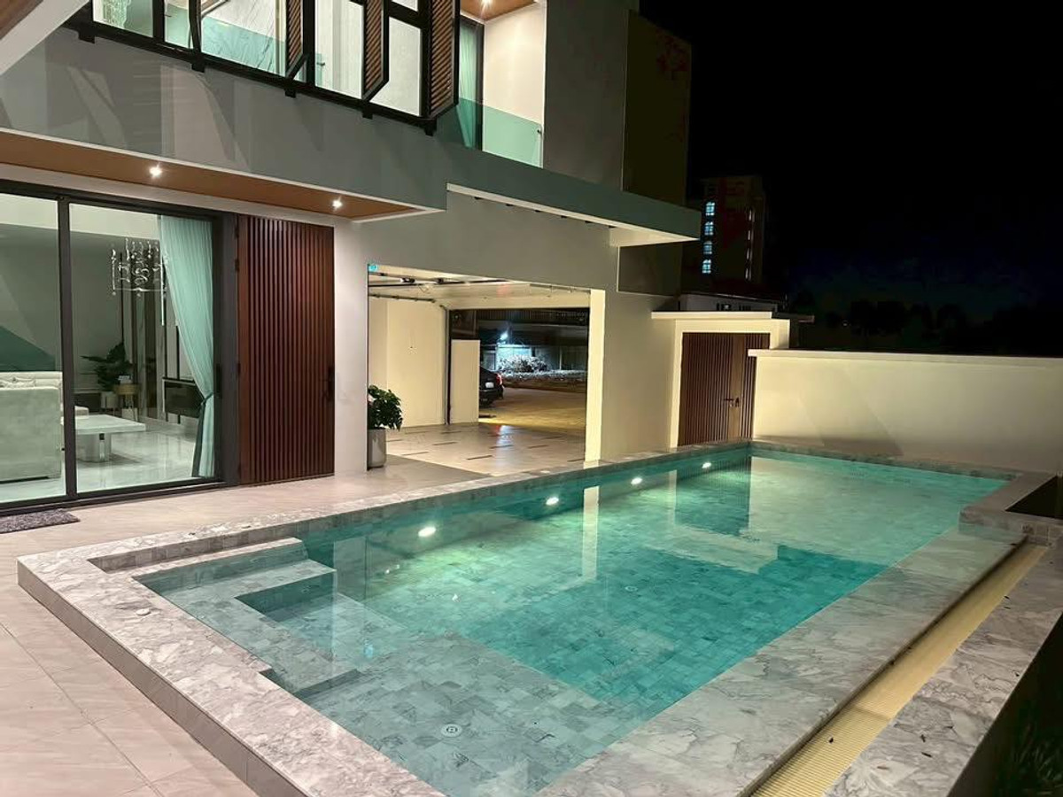 For RentPattaya, Bangsaen, Chonburi : Luxurious pool villa house for rent Near Jomtien Beach, Pattaya
