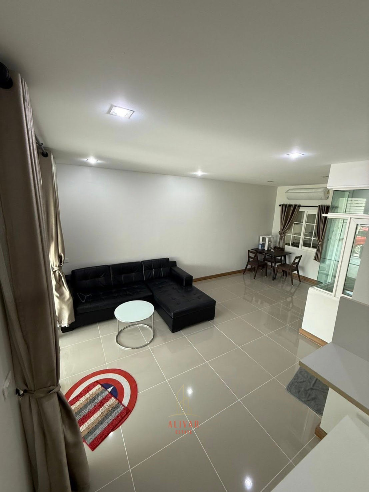 ให้เช่าทาวน์โฮมสมุทรปราการ สำโรง : RH040426 ให้เช่า ทาวน์โฮม 2 ชั้น รีโนเวทใหม่ 3 ห้องนอน หลังมุม at Golden Town Sukhumvit-Bearing BTS Station ใกล้ อิมพีเรียลเวิลด์ สำโรง เพียง 3 นาที