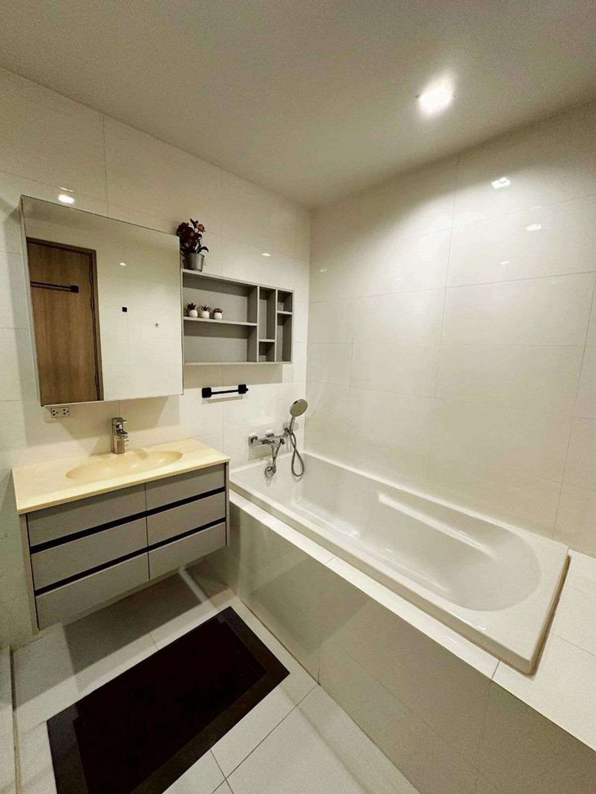 For RentCondoSukhumvit, Asoke, Thonglor : Condo for rent: HQ by Sansiri (HQ by Sansiri) ((Thonglor Thonglor )) MK-02 line @livingbkk