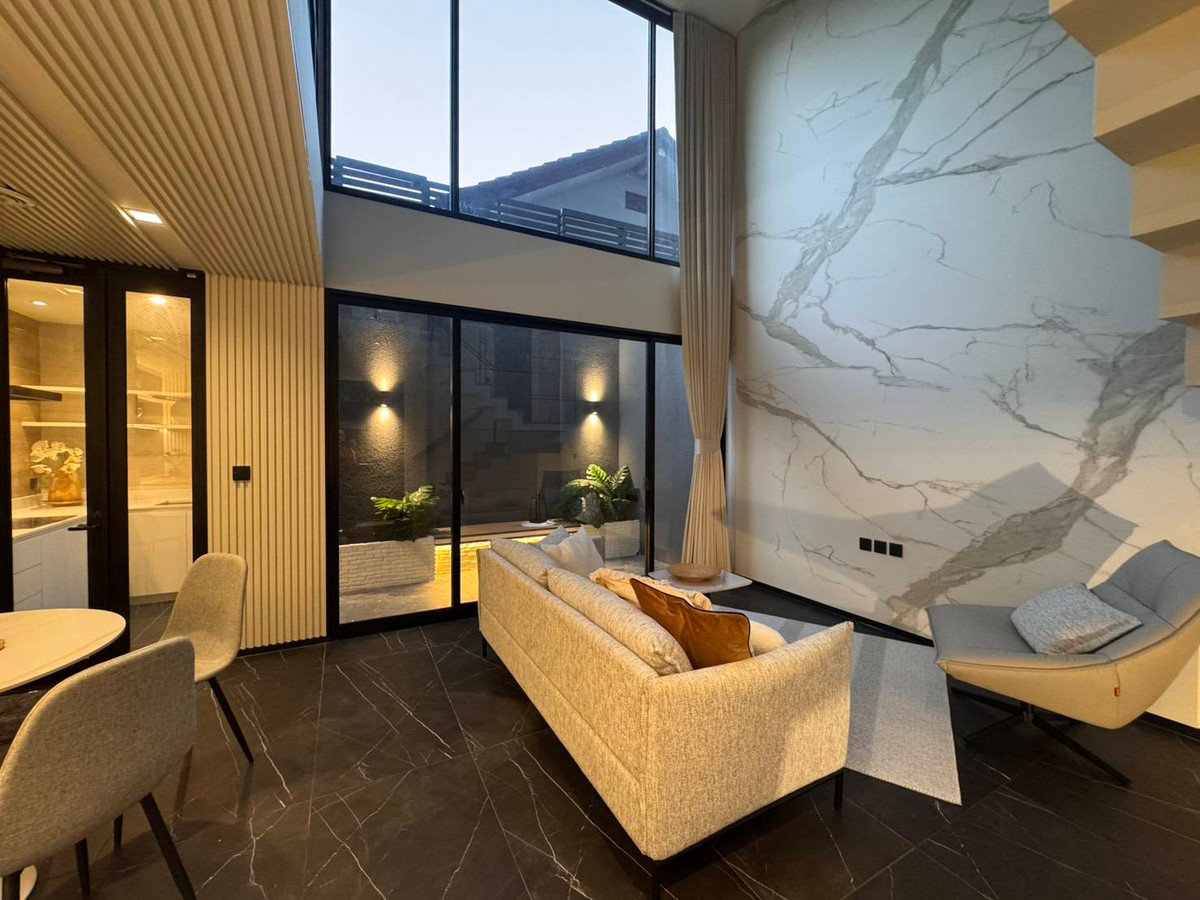 ขายทาวน์โฮมรัชดา ห้วยขวาง : Townhome for Sale Ratchada Near MRT Ratchada Fully Furnished Ready to Move In