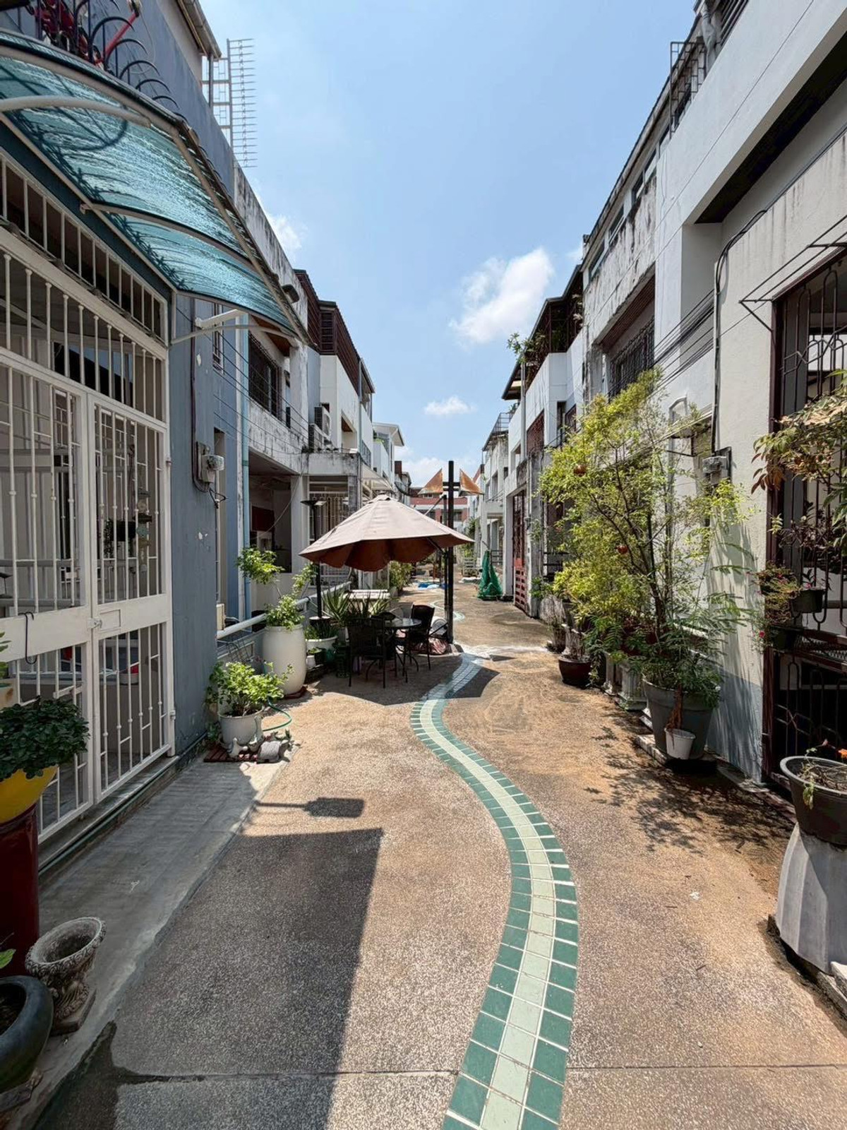 ขายทาวน์โฮมอ่อนนุช อุดมสุข : ขาย ทาวน์โฮมหรู 4.5 ชั้น ทำเลดี รีโนเวทใหม่ ตกแต่งสวยงาม ย่านปุณณวิถี-พระโขนง ใกล้BTS ปุณณวิถี  เพียง 750 เมตร