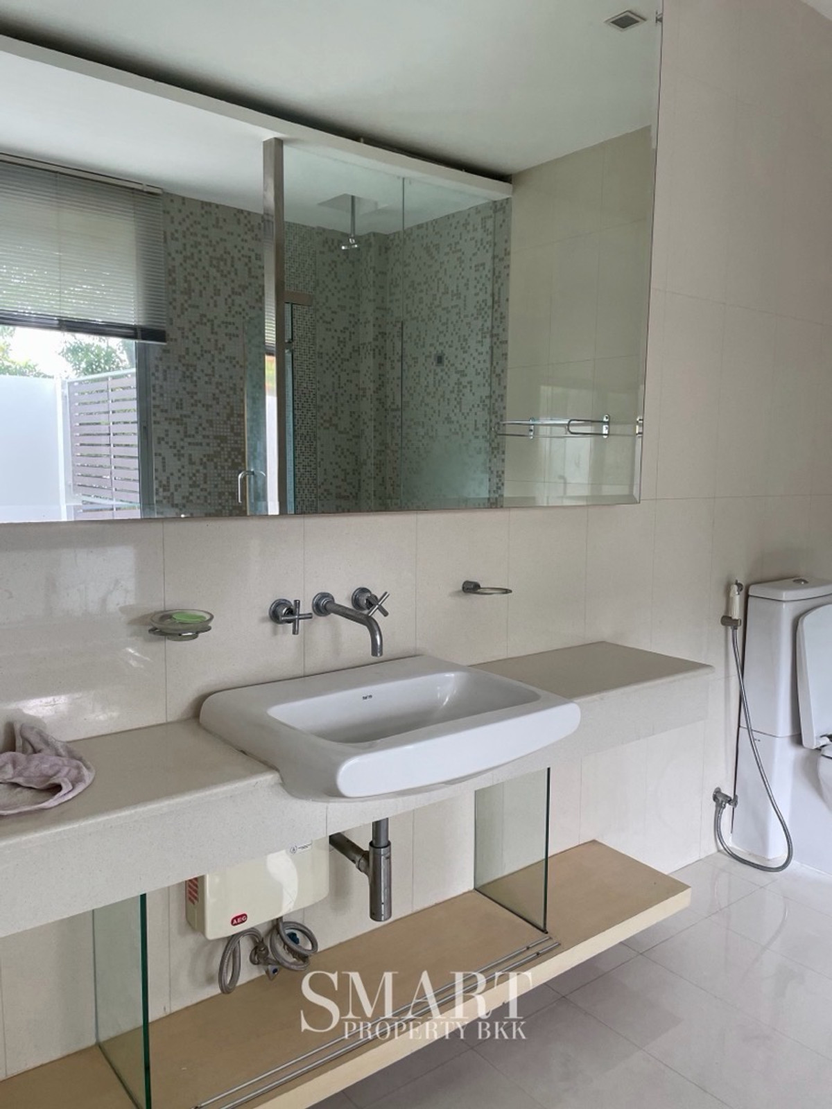 For RentHouseVipawadee, Don Mueang, Lak Si : 📍 Hyde Park Donmueang : Type C1 | Private Luxury Family Home. Only 5 min. to Harrow IS.