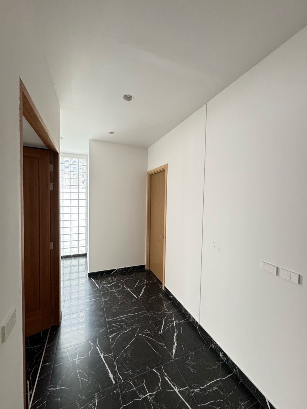 ขายทาวน์โฮมเลียบทางด่วนรามอินทรา : ทาวน์โฮมสร้างใหม่ .... แปลงมุม 