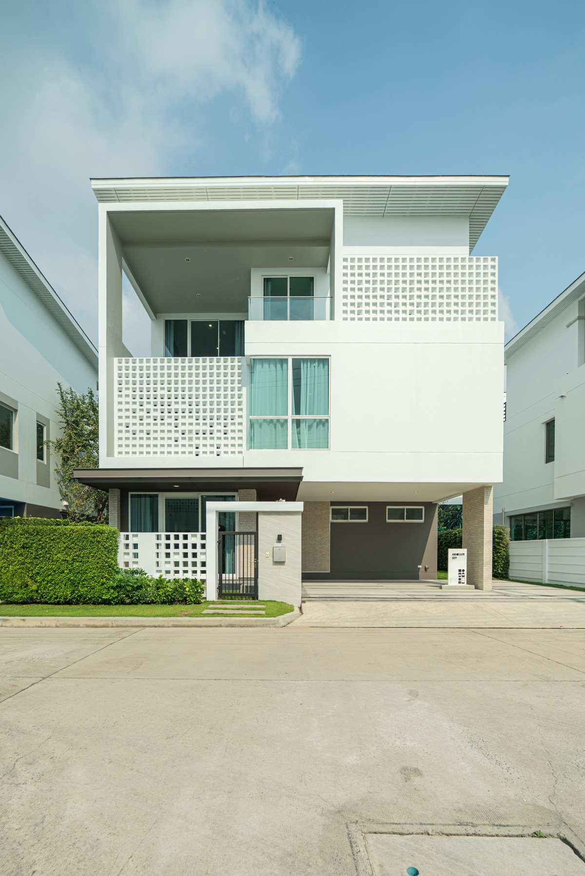 ขายบ้านพัฒนาการ ศรีนครินทร์ : 🔥 ถูกที่สุด 19.9ล้าน! Nirvana Absolute กรุงเทพกรีฑา พื้นที่ใหญ่สุด 329 ตรม. 💎 ตกแต่งครบ พร้อมอยู่