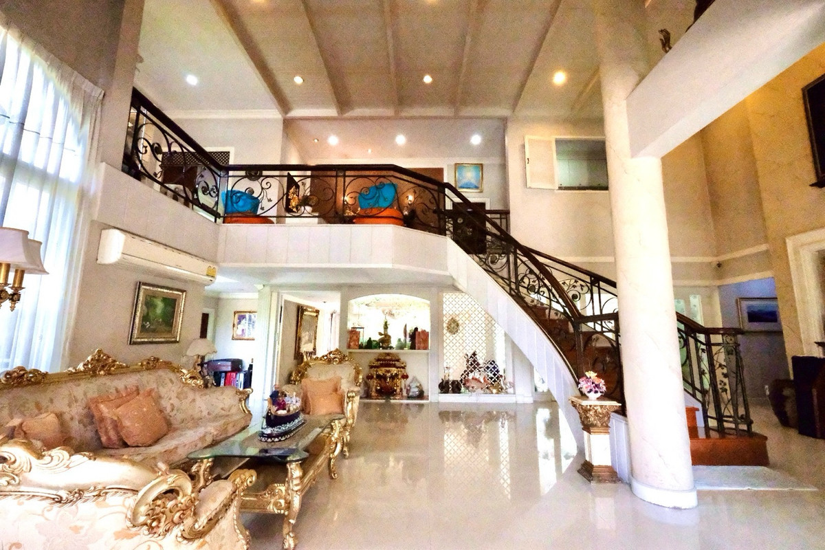 ขายบ้านปิ่นเกล้า จรัญสนิทวงศ์ : ✨คฤหาสน์ส่วนตัว บนพื้นที่1ไร่1งาน2ตร.ว. กรุงเทพ ตลิ่งชัน หมู่บ้าน กฤษดานคร14 (Luxury House Krissadanakorn14)