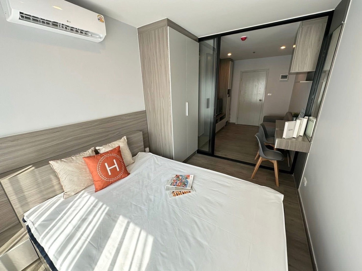 ให้เช่าคอนโดท่าพระ ตลาดพลู วุฒากาศ : 🩷ปล่อยเช่าคอนโด Regent วุฒากาศ ราคา 13,000. line @900cqqhk 
คอนโดใหม่มือ 1 ✅รับเฉพาะคนไทย
Regent วุฒากาศ ชั้น 14 วิวสระ 26 ตร.ม. ❤️13,000 ✅พร้อมชม✅แต่งแต่งบิ้วอินเต็มระบบเฟอร์ครบ กั้นห้องนอน เตียงพร้อมฟูก โซฟา
กั้นครัวแยก แอร์ 2 ตัว ชุดครัวบิ้วอิน