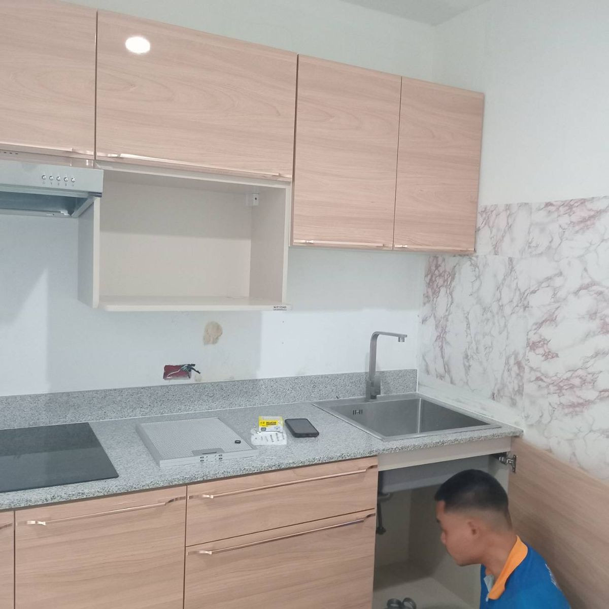 For RentCondoRama3 (Riverside),Satupadit : Condo location in Rama 3 area, near BTS Chong Nonsi, room on high floor, beautiful view, good room position. Next to the penthouse This is the top view position of the building, providing high privacy.