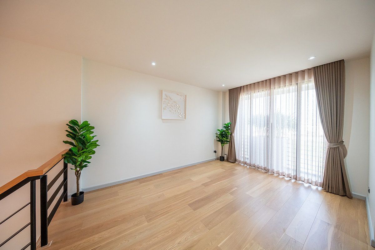 ขายบ้านโชคชัย4 ลาดพร้าว71 : [ขาย] ✨ บ้านเดี่ยว 3 ชั้น สไตล์ Modern Luxury พรีเมียมที่สุดในลาดพร้าว 101 | Feel Town ✨ แต่งครบ พร้อมลากกระเป๋าเข้าอยู่! เพียง 13.99 ล้าน (Rare Item มีเพียง 9 หลังในโครงการ!)