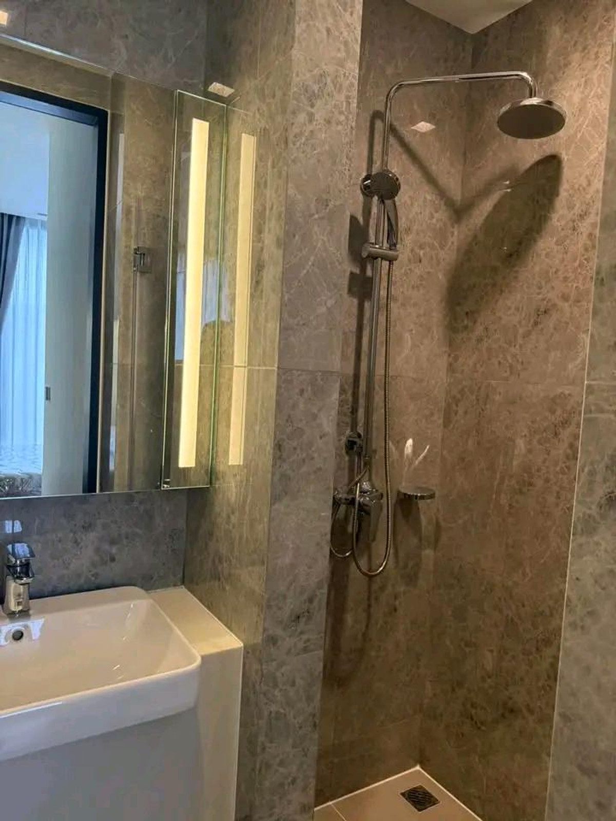 ขายคอนโดอารีย์ อนุสาวรีย์ : 69 04 451
ขาย Noble Around Ari
