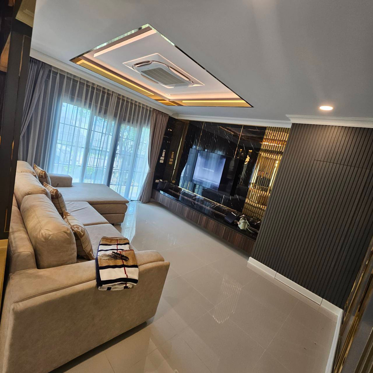 ให้เช่าบ้านบางนา แบริ่ง ลาซาล : ให้เช่าบ้านหรู Fully Furnished  โครงการ Centro Bangna-Srinakarin ใกล้ Mega Bangna (SA-01)