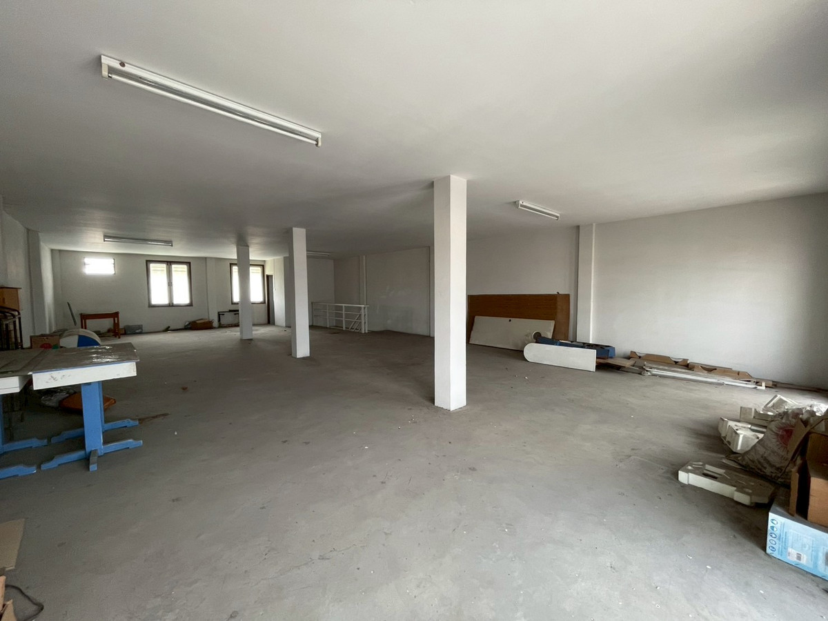 ให้เช่าอาคารพาณิชย์พัฒนาการ ศรีนครินทร์ : ให้เช่าอาคารพาณิชย์ 2 คูหา ตึกมุม ริมถนนพัฒนาการ ใกล้ซอยพัฒนาการ 30 (ซอยหมู่บ้านปัญญา)  อาคารพาณิชย์ขนาดใหญ่ เหมาะสำหรับทำสำนักงาน คลินิก สถาบันการศึกษา โชว์รูม หรือธุรกิจหลากหลายประเภท ทำเลติดถนนใหญ่ เดินทางสะดวก