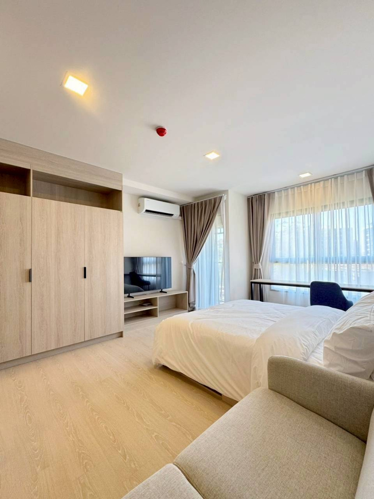 ขายคอนโดปทุมธานี รังสิต ธรรมศาสตร์ : Dcondo Shine🏠 *เริ่มเพียง 1.69 ล้าน ** ห้องแต่งสวยพร้อมอยู่ มีรถรับ-ส่งถึง ม. ไม่ต้องเหนื่อยเดินทาง 📲 LINE : @wsrcondo | โทร 061-6161426