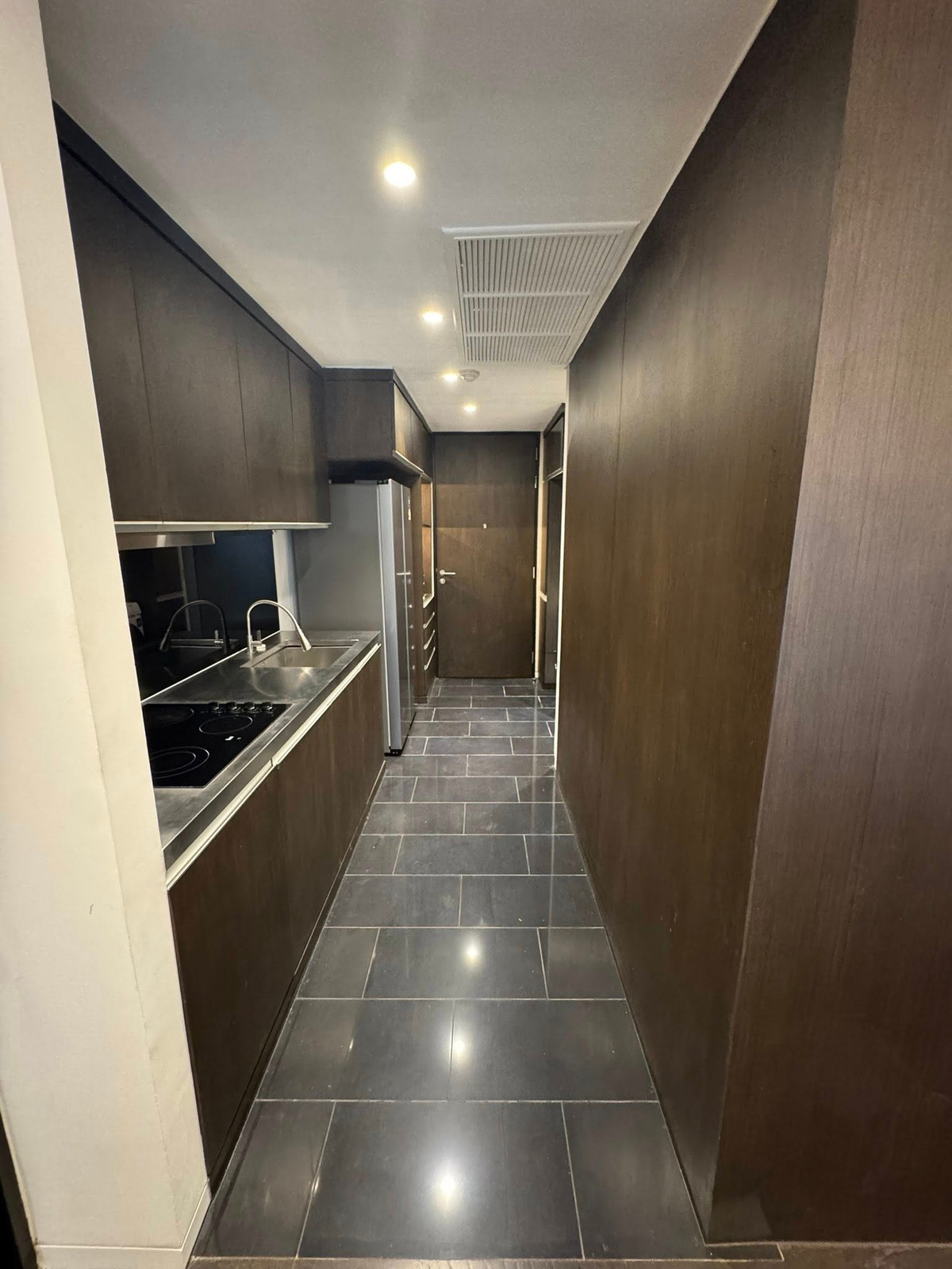 ขายคอนโดสุขุมวิท อโศก ทองหล่อ : Siamese Gioia Sukhumvit 31 / 2 Bedrooms (SALE WITH TENANT), ไซมิส จอยญ่า สุขุมวิท 31 / 2 ห้องนอน (ขายพร้อมผู้เช่า) NA030