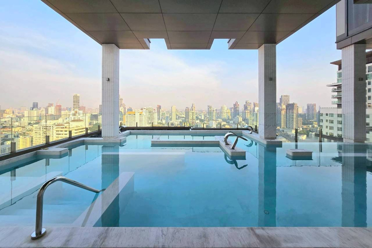 CondoSukhumvit, Asoke, Thonglor : RC033526 Condo 2 beds for rent/sale at VITTORIO Sukhumvit 39 near BTS Phrom Phong