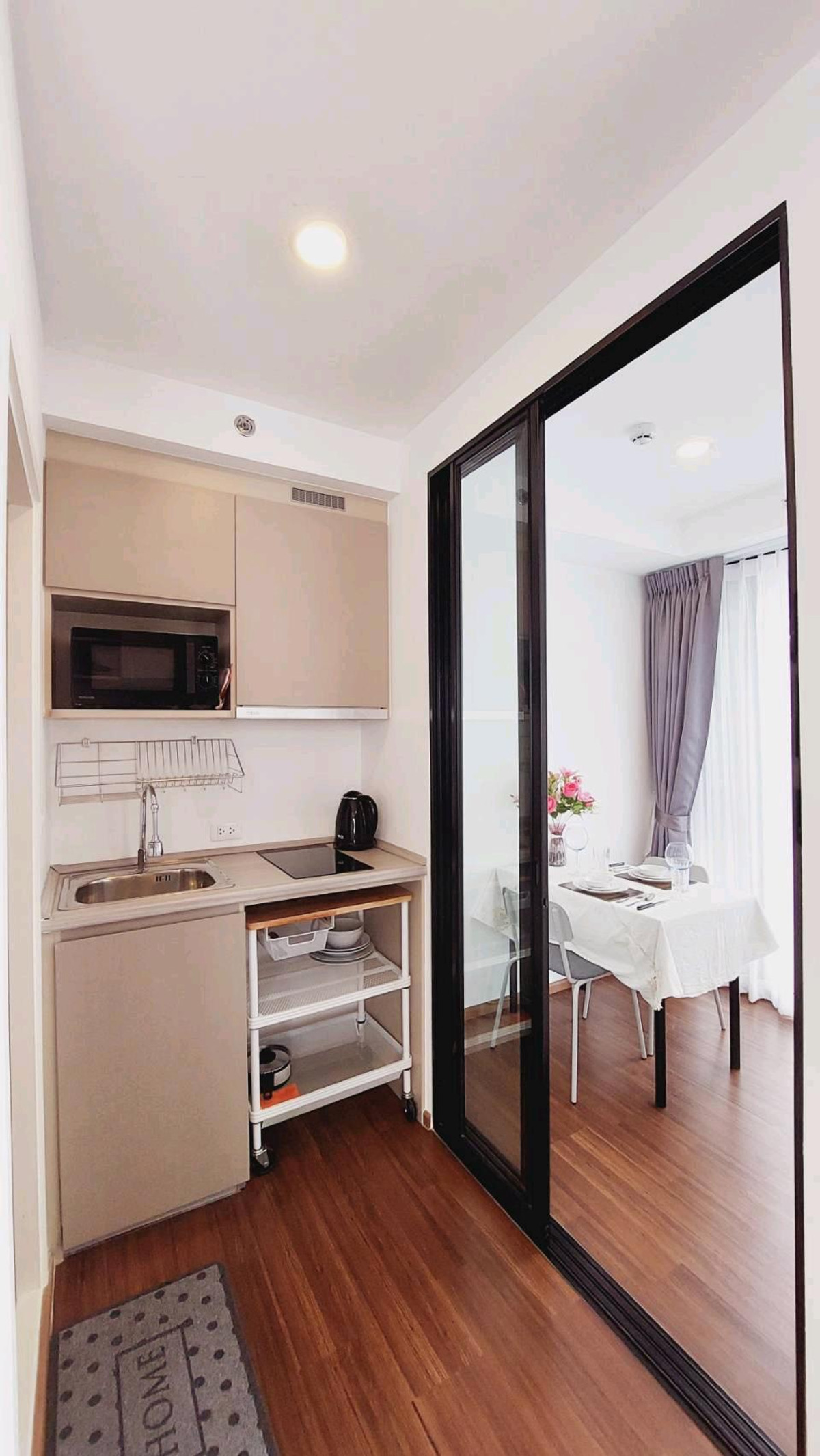 For RentCondoMin Buri, Romklao : (Corner room) Condo for rent, The Origin Ramtamhaeng 209, beautiful room with electrical appliances, complete furniture.