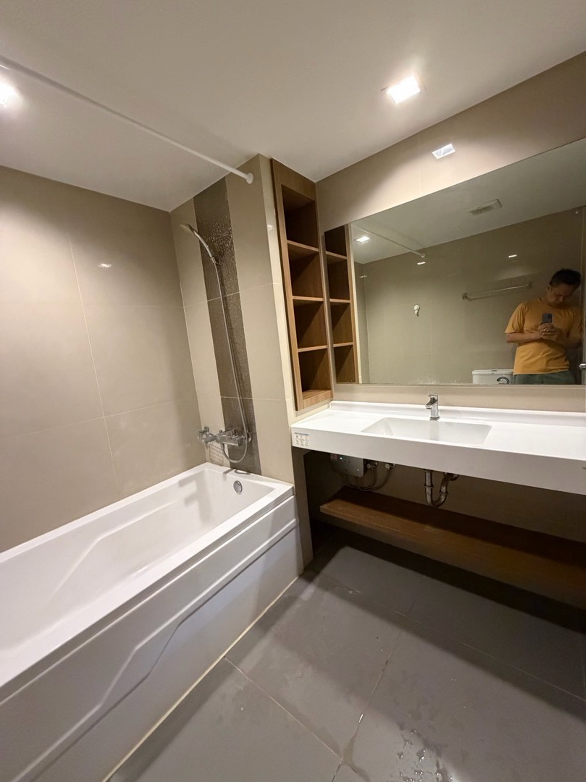 ให้เช่าคอนโดอ่อนนุช อุดมสุข : [ให้เช่า] IDEO Sukhumvit 93 (ไอดีโอ สุขุมวิท 93)
ติด BTS บางจาก 0 เมตร เดินทางเข้าเมืองสะดวกสุดๆ
รายละเอียดห้อง:
