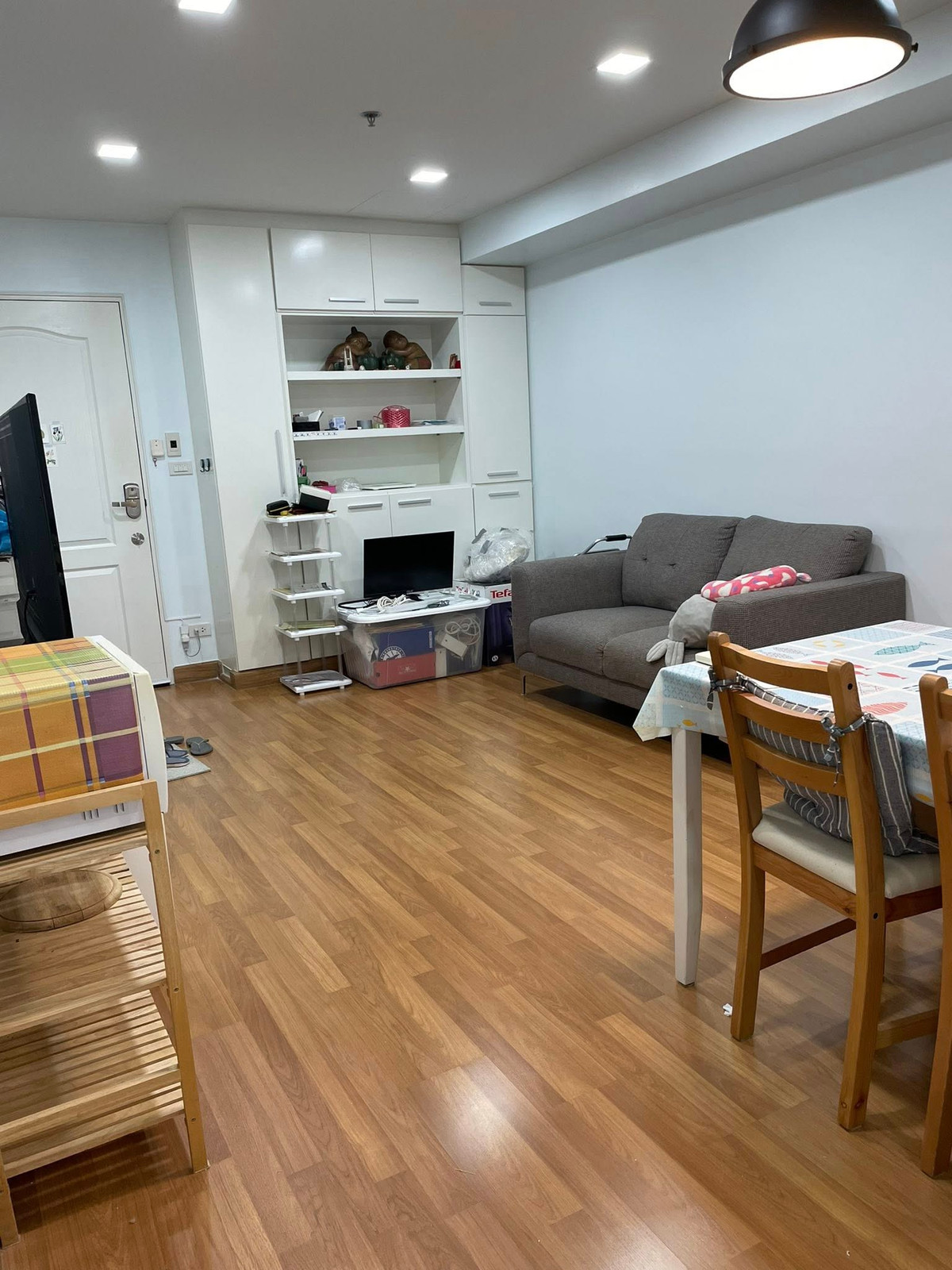 For RentCondoSilom, Saladaeng, Bangrak : 🏙️ State Tower for rent | BTS Saphan Taksin✨ Newly renovated room, fully decorated, ready to move in.