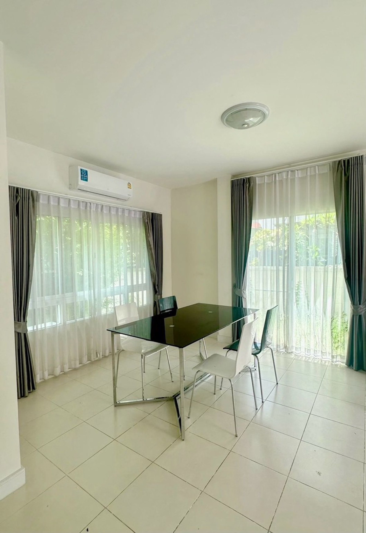 ให้เช่าบ้านนวมินทร์ รามอินทรา : ให้เช่าบ้านเดี่ยว 2 ชั้น หมู่บ้านสราญสิริ รามอินทรา 2 บ้านสภาพดีเฟอร์นิเจอร์ครบ พร้อมอยู่ (N.2044)